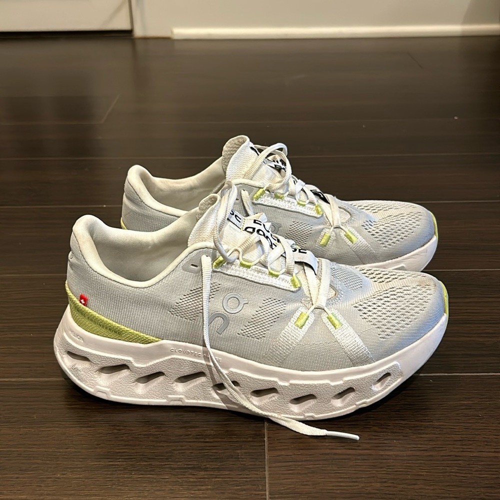 On Cloudeclipse Sneakers Woman’s 8.5 White/Sand